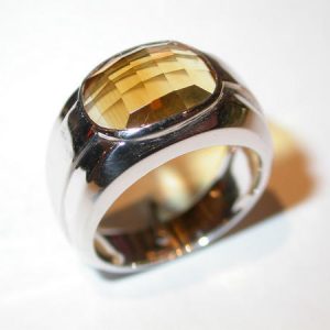 Bague « 1930 », or blanc, citrine