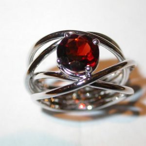 Bague « fils » grenat