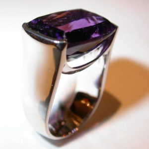 Bague or blanc, amethyste