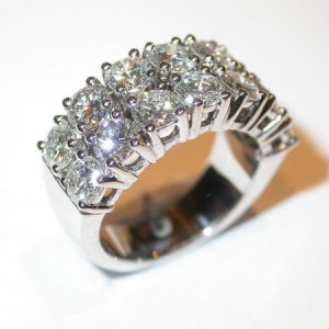 Alliance double rang diamants, or blanc