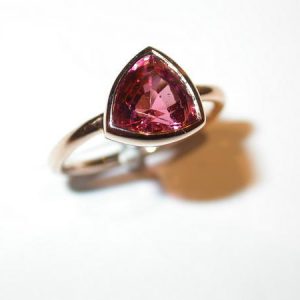 Bague or rouge, grenat troïdia