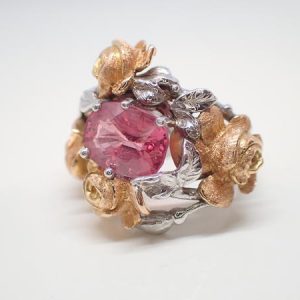 Bague « roses » or rose et spinelle rose