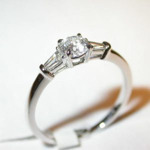 Bague solitaire, diamants