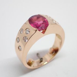 Bague tourmaline, or rouge, diamants