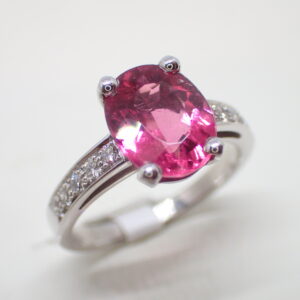 Bague or blanc tourmaline rose et diamants