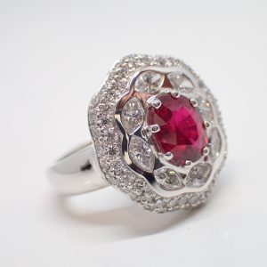 Bague rubis diamants navettes