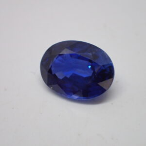 Saphir ovale 4,35 carats