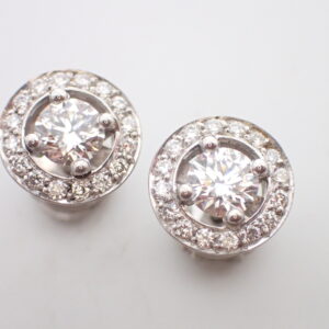 Boucles d’oreilles diamants entourage diamants