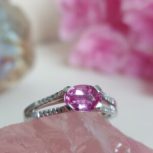 Bague or blanc et saphir rose